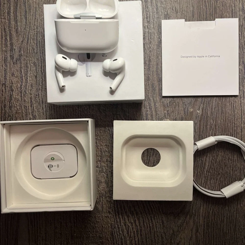 Apple AirPods Pro gen 2 Wireless Earbuds - White